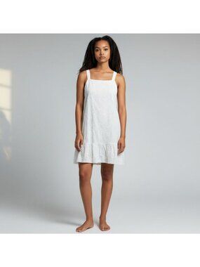 Forever 21 White Eyelet Sundress With Ruffle Hem & Adjustable Back Tie Size L